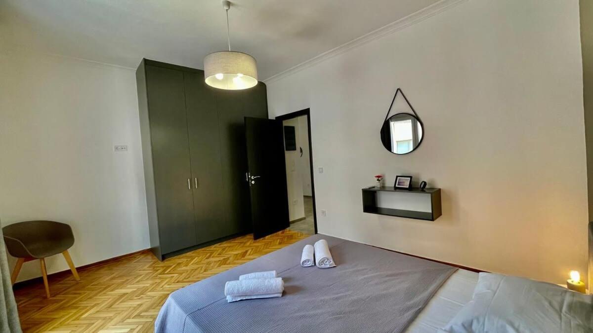 Apartment Stylish Spacious At The Centre Of Monastiraki Athens