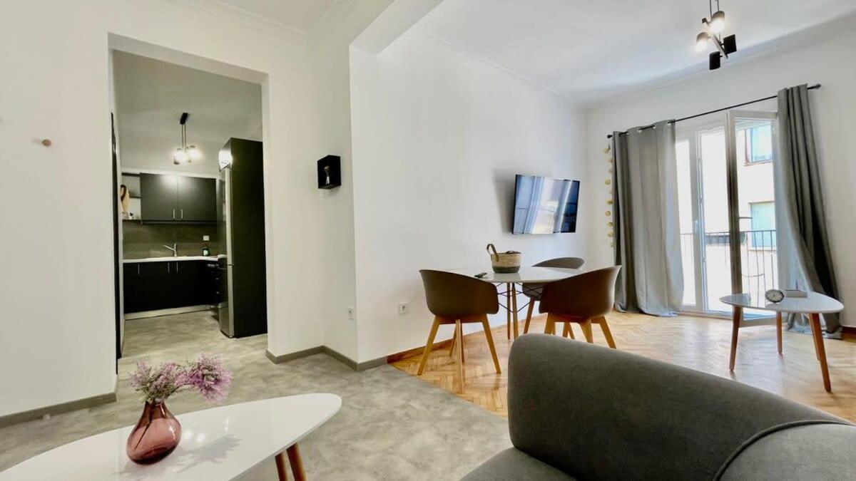 Stylish Spacious At The Centre Of Monastiraki Apartment *