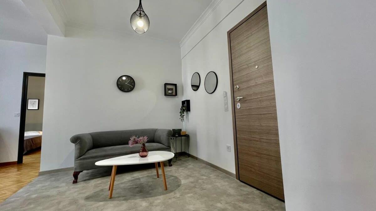 Apartment Stylish Spacious At The Centre Of Monastiraki Athens