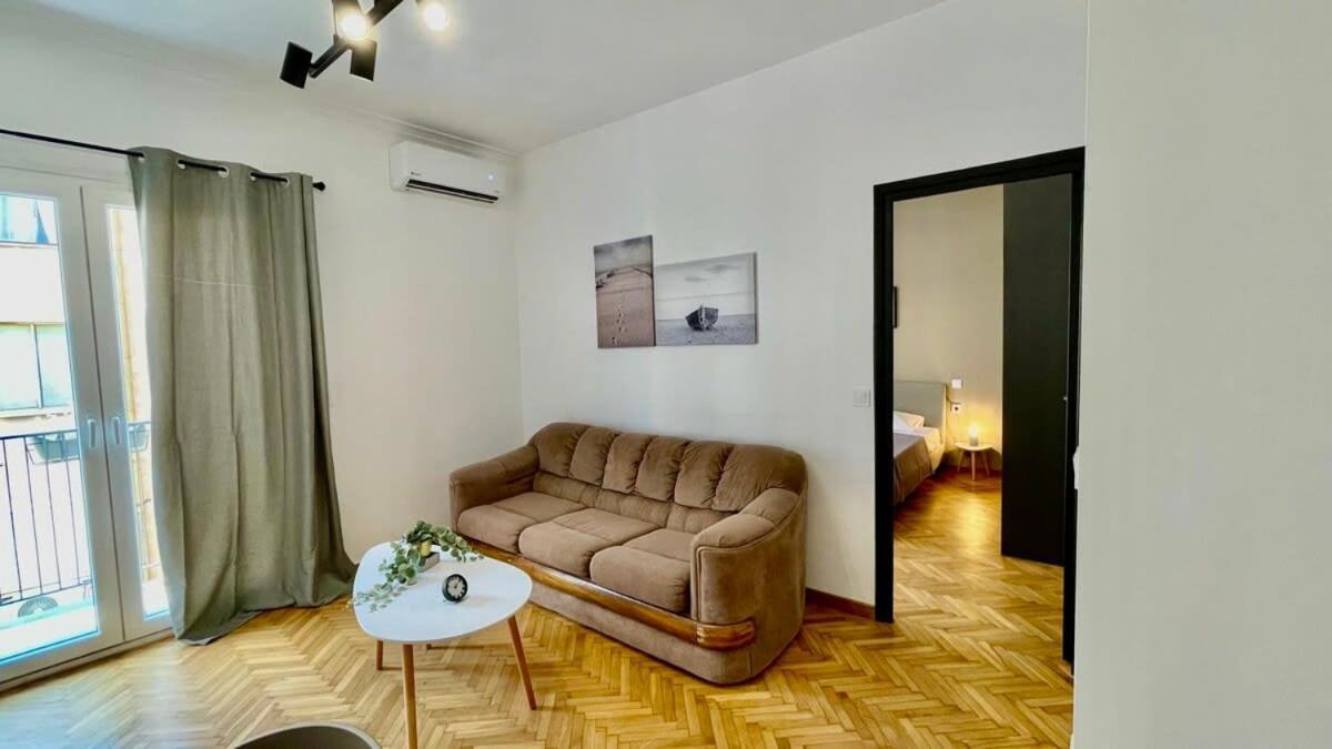 Stylish Spacious At The Centre Of Monastiraki Athens