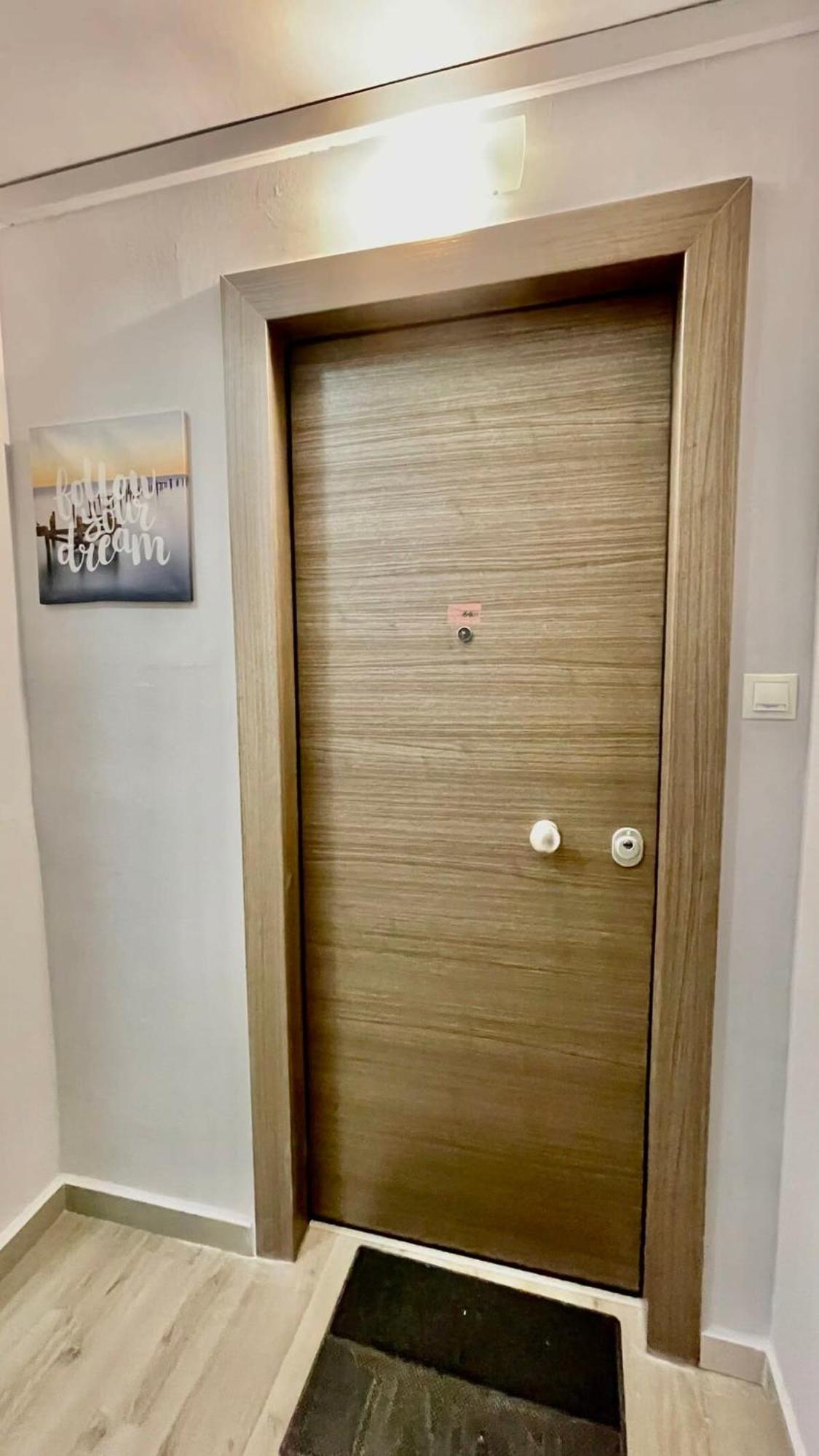 Stylish Spacious At The Centre Of Monastiraki Athens